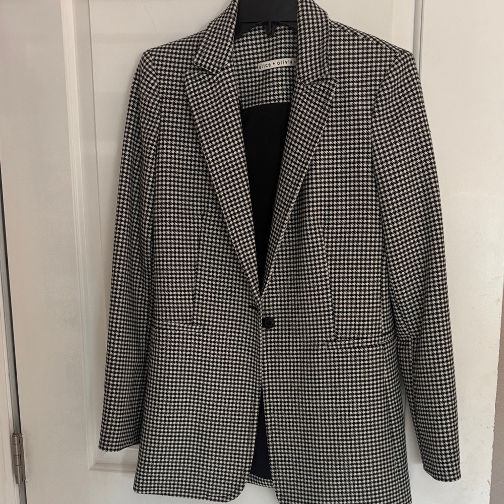 Alice + Olivia Houndstooth Blazer in Black and White